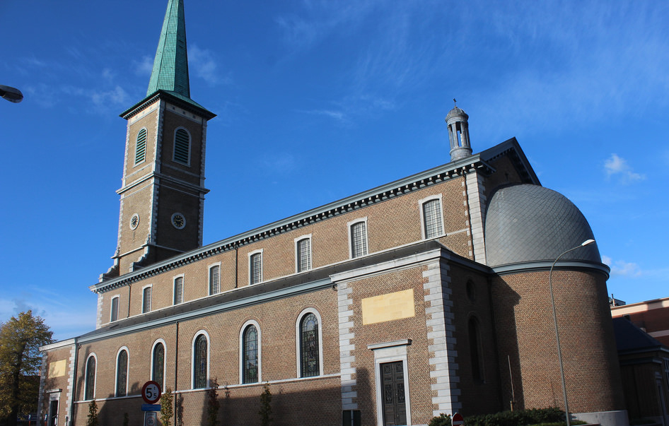 Sint-Catharinakerk in Maaseik (exterieur)
