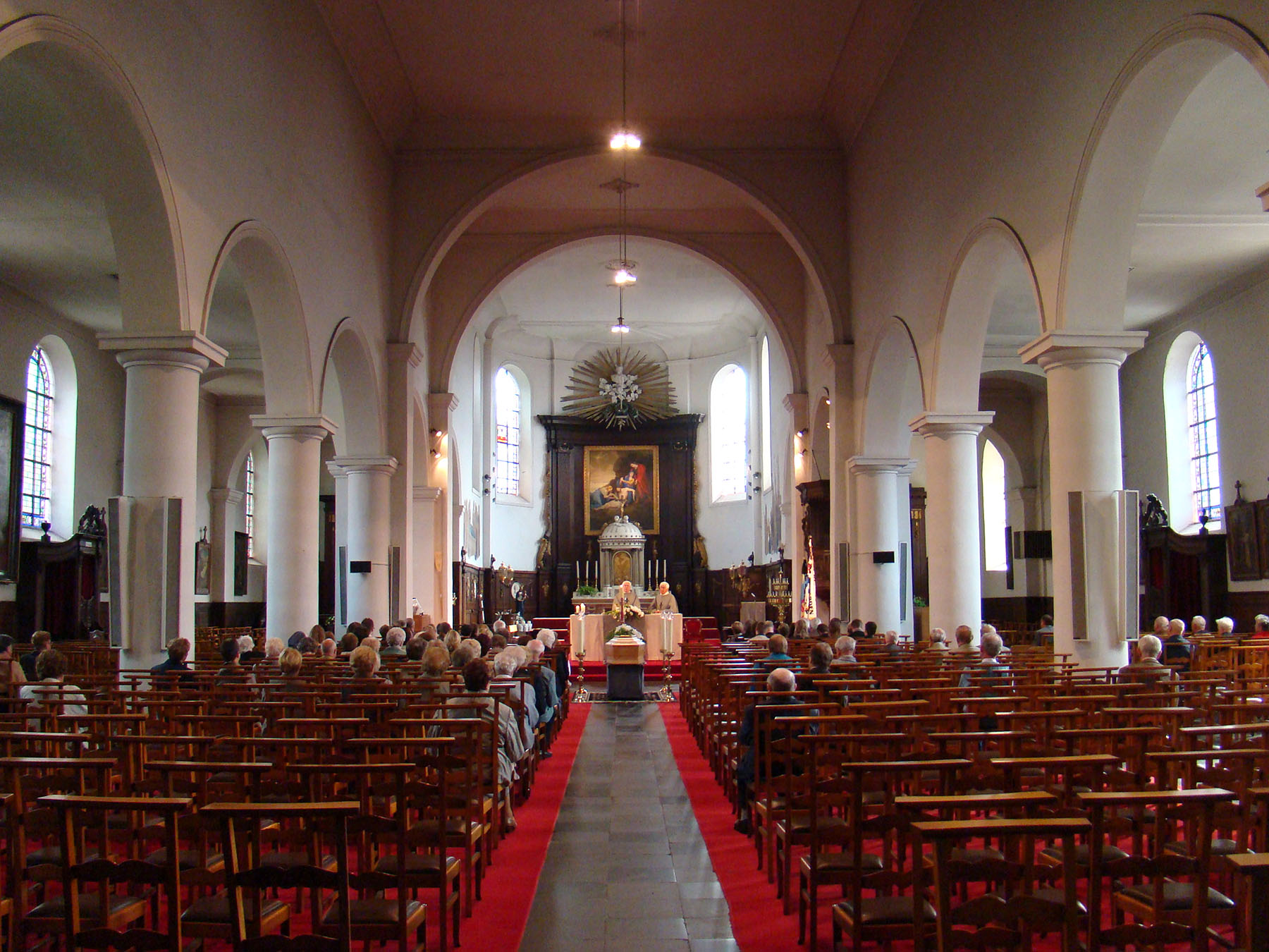 Sint-Columbakerk in Deerlijk (interieur)